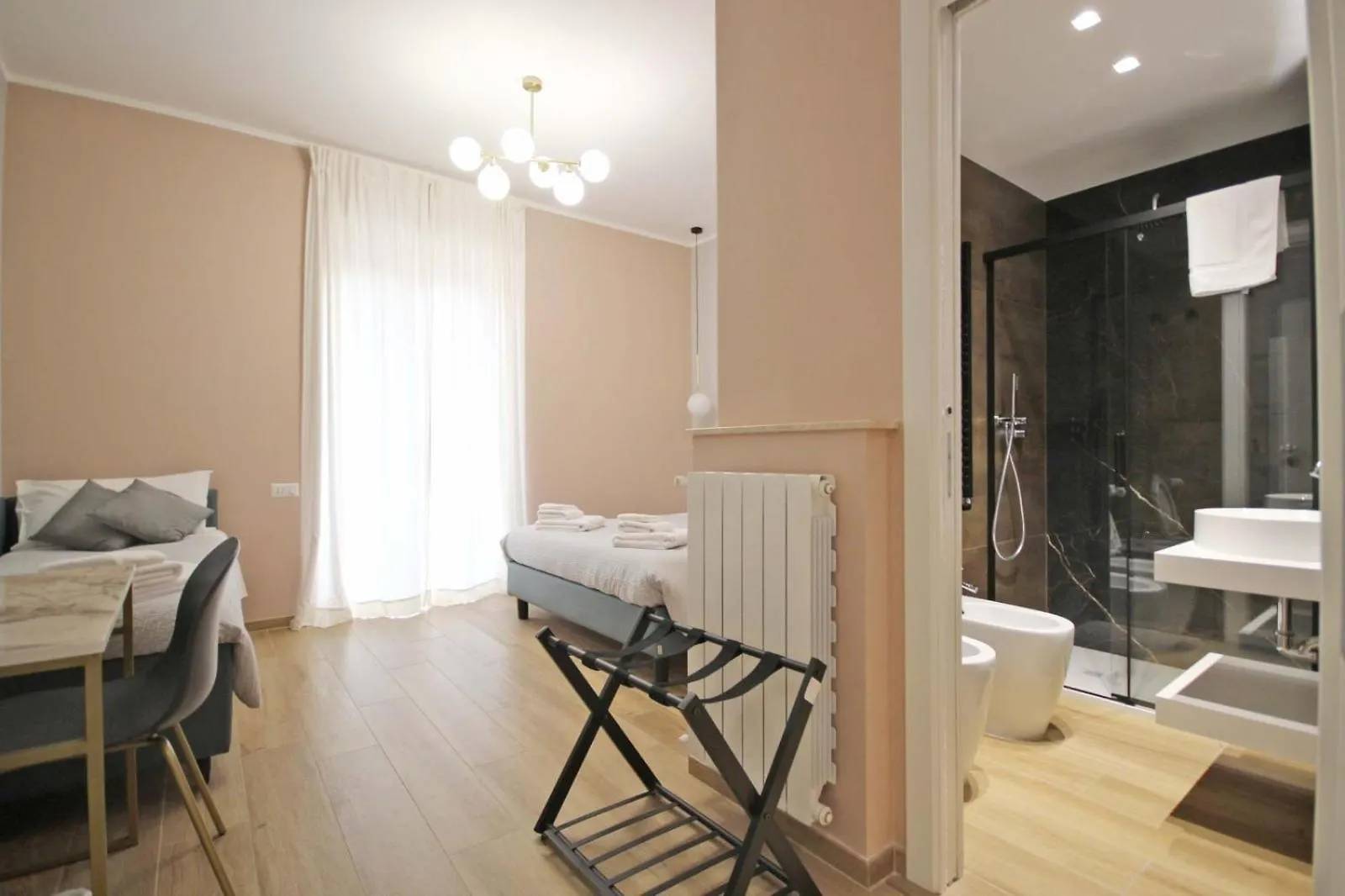 Roma Nostra Luxury B&B Bed & Breakfast Rome